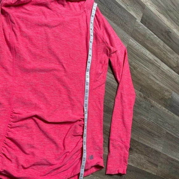 NEW BALANCE Women Small Neon Pink Pullover Performance Turtleneck sweater Top - Picture 9 of 13